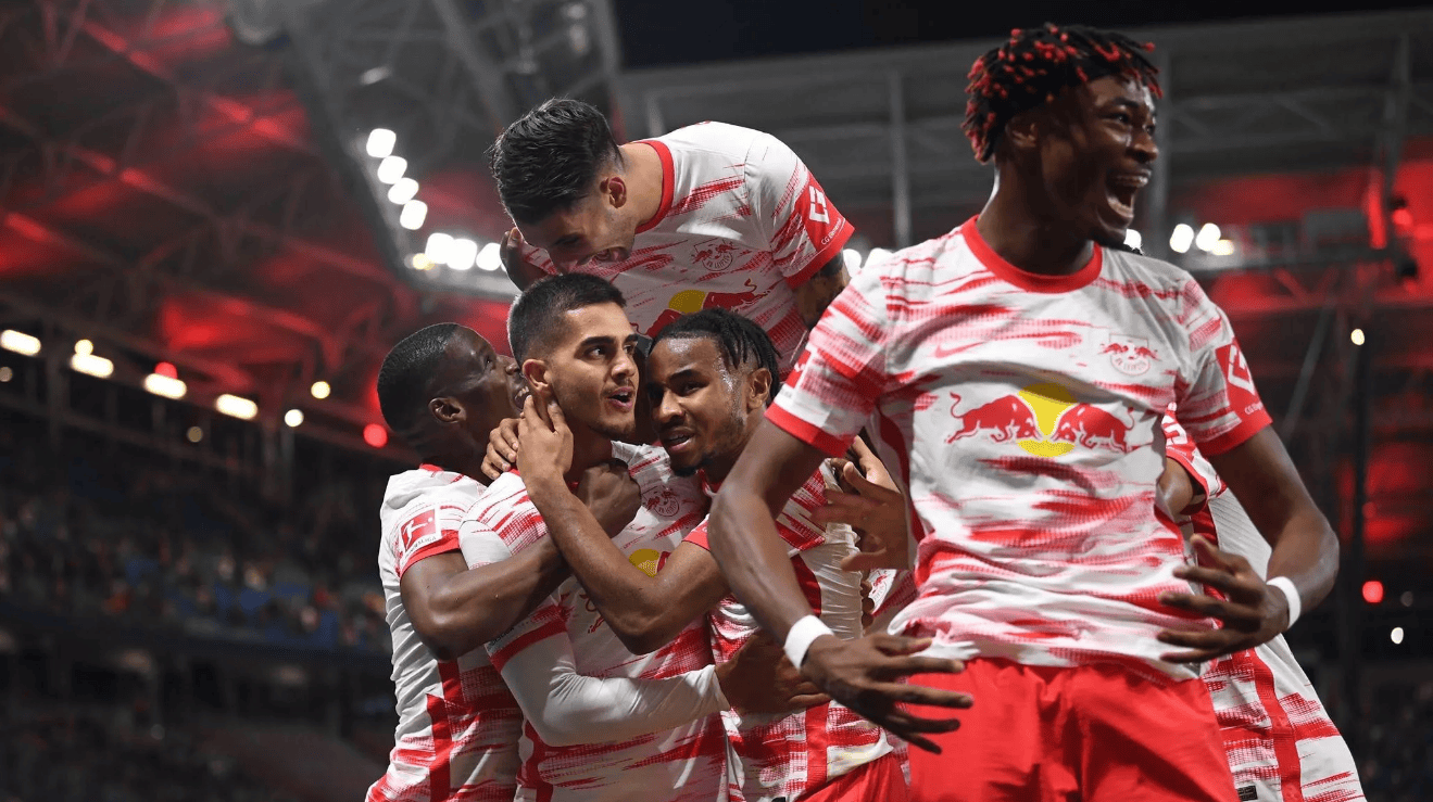 关于美因茨客场作战，面对难缠对手勇往直前的信息