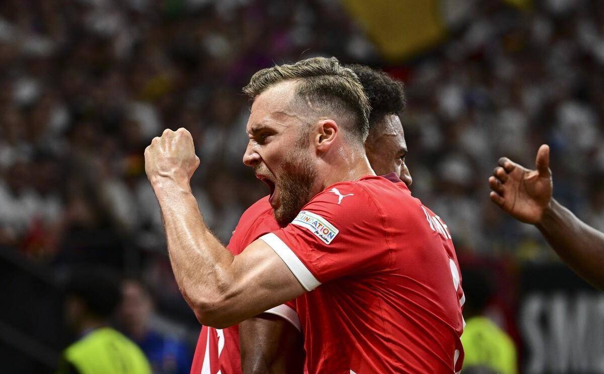 C7娱乐-史上罕见比分：绝杀冲冠悬念未解