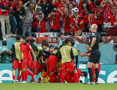 皇马不敌狼堡,遭遇小组赛两连败是真的吗