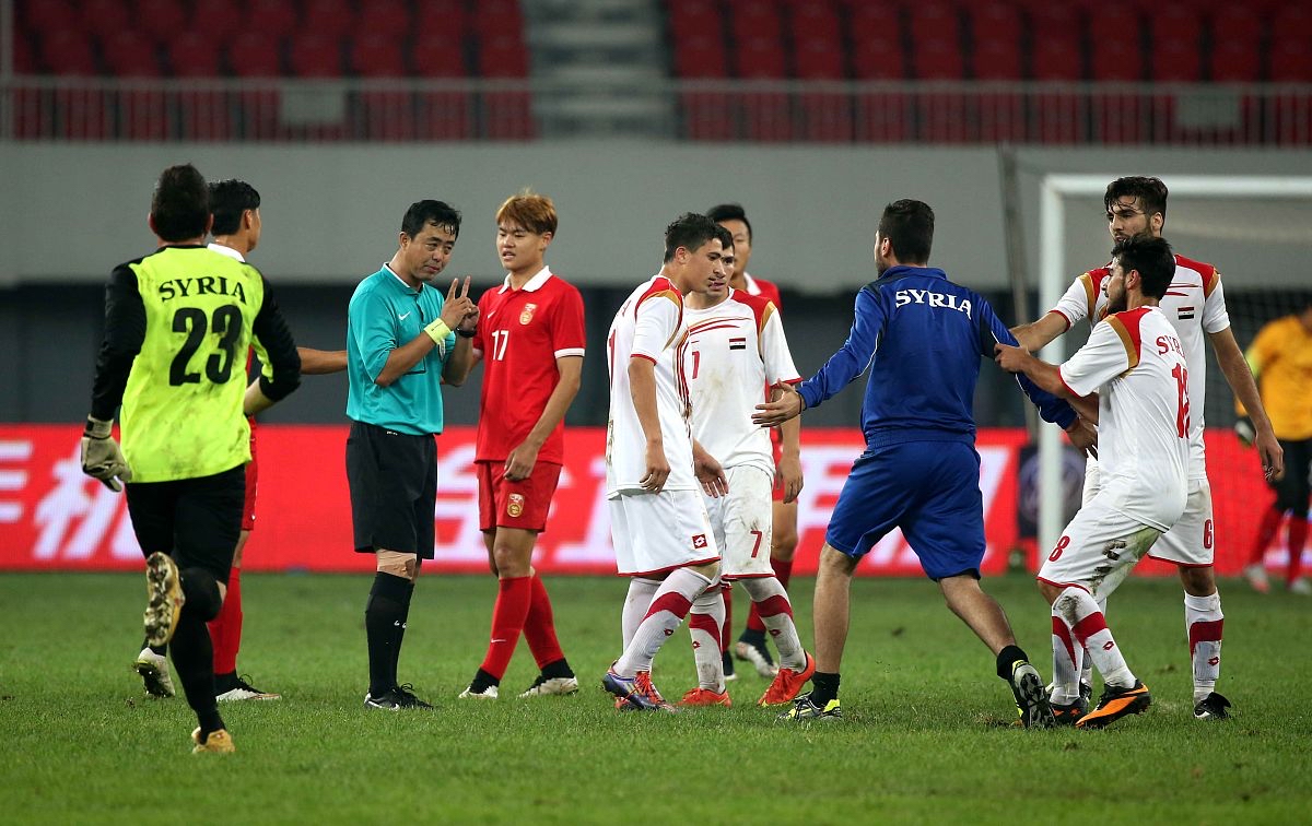 包含亚洲足球实力强队交锋：胜负难料的词条