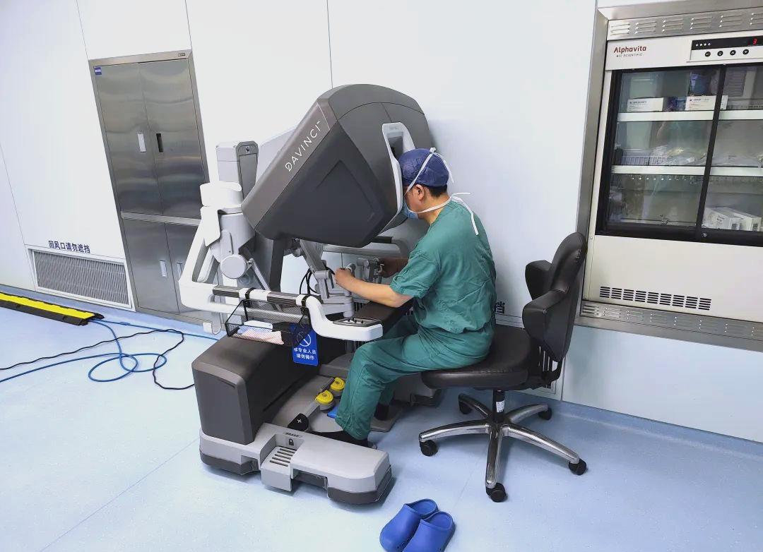 莱群球员成功接受手术治疗，将尽快复出的简单介绍