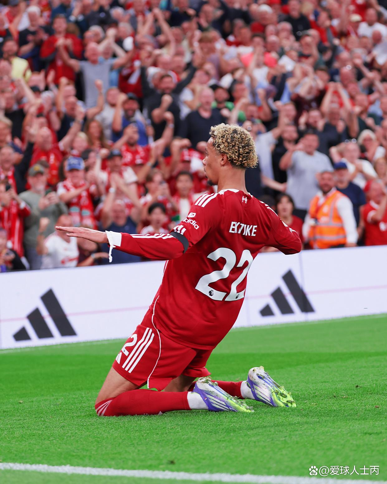 包含利物浦神射手刷新纪录，生涯破百进球的词条