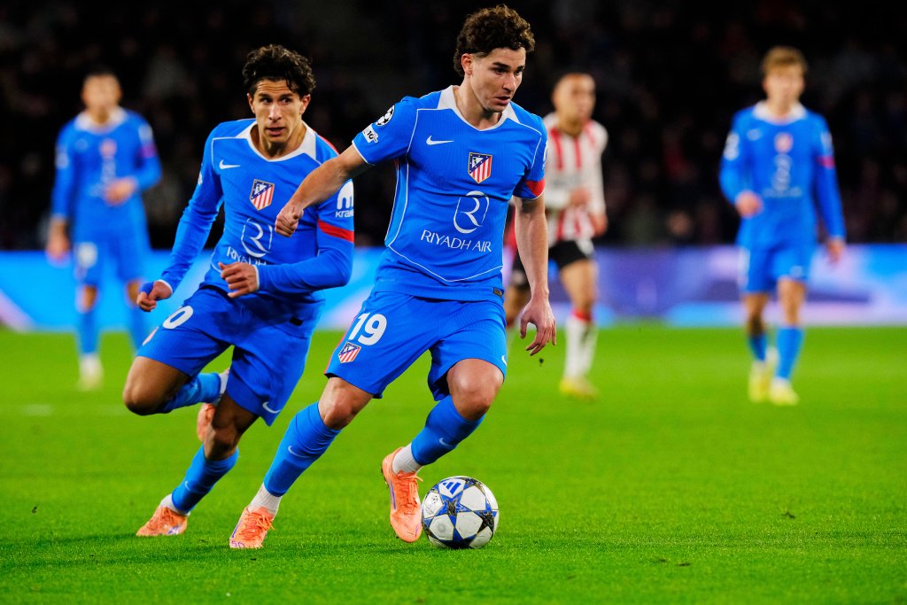 包含法兰克福客场险胜法兰克福，喜获关键胜利的词条