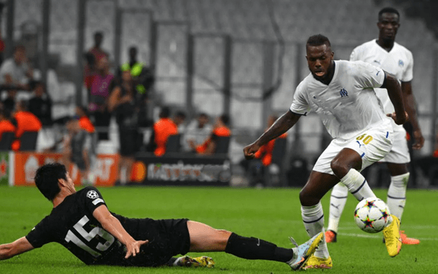 法兰克福后防线稳固，已经多场比赛零封对手(法兰克福后防线稳固,已经多场比赛零封对手了吗)