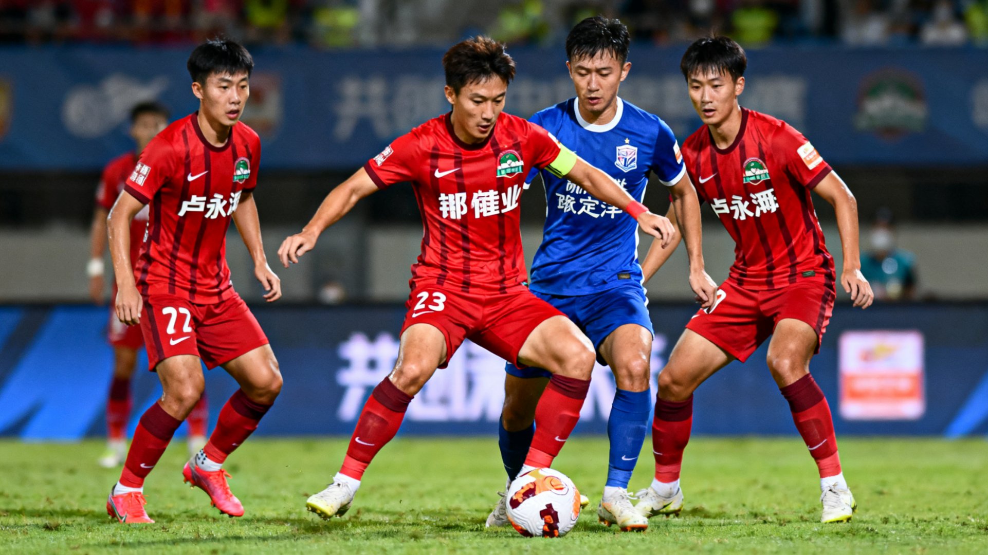 C7娱乐-重庆斯威迎战广州富力，争夺关键胜利的简单介绍